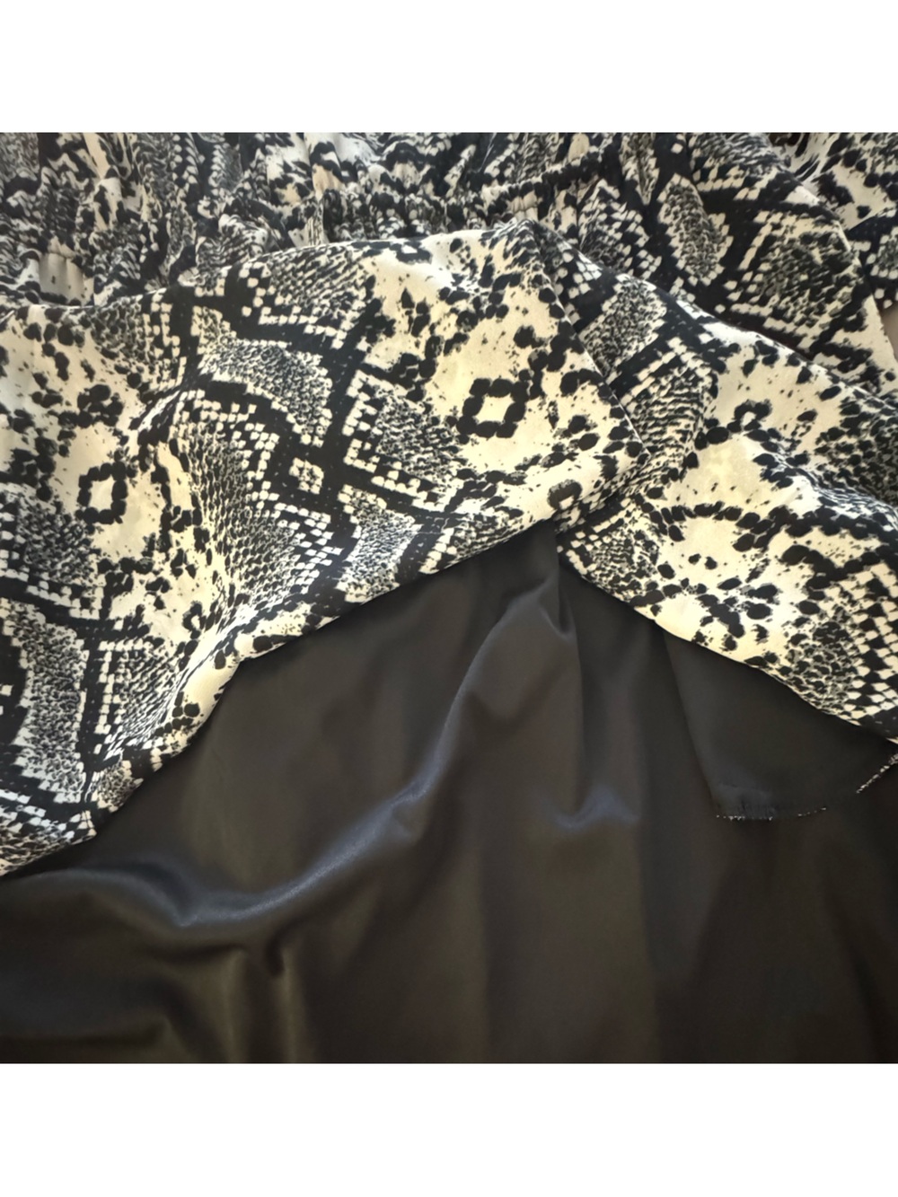 ✨ Snake Print Fit & Flare Dress | Large | V-Neck | Lined | Workwear Like New - Picture 4 of 6